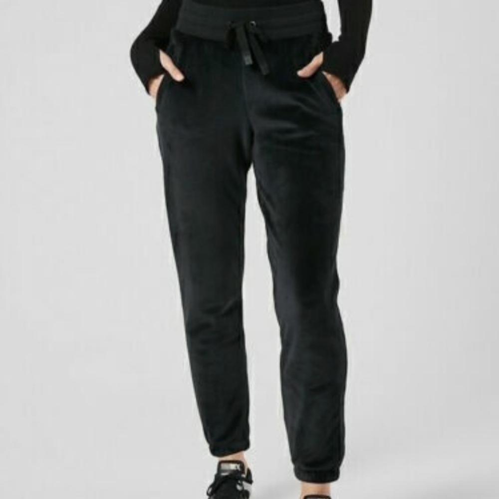 Athletics Recovery Super Cozy Karma Jogger Black Velour Pants Athletic Lounge